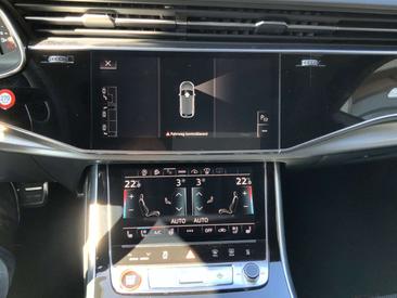 Audi RSQ8 — photo 23