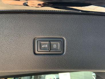 Audi RSQ8 — photo 37