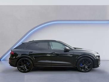 Audi RSQ8 — photo 6