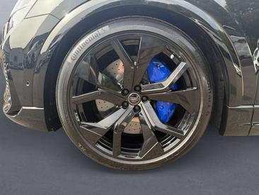 Audi RSQ8 — photo 14