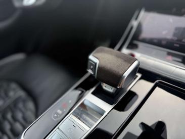Audi RSQ8 — photo 21