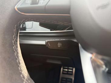 Audi RSQ8 — photo 28