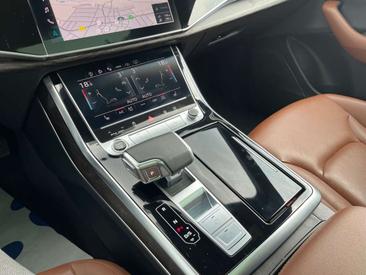 Audi Q8 50 TDI Quattro — photo 21