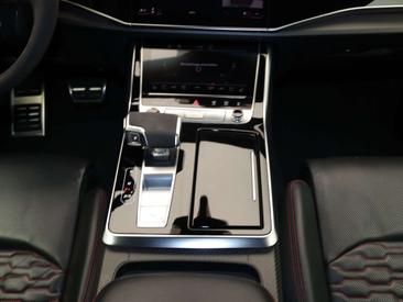 Audi RSQ8 — photo 10