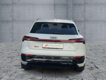 Audi Q8 E-tron S Line 55 — photo 4