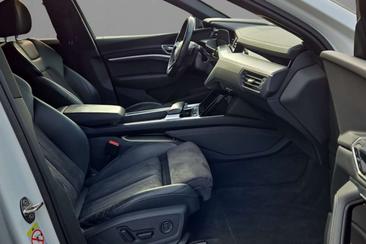 Audi Q8 S Line Edition 50 — photo 6