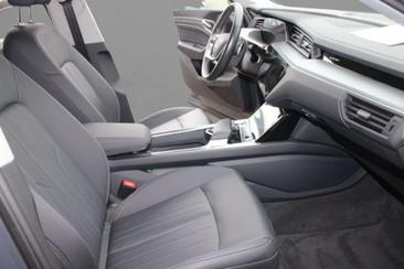 Audi Q8 Business Advanced 50 TDI — photo 6