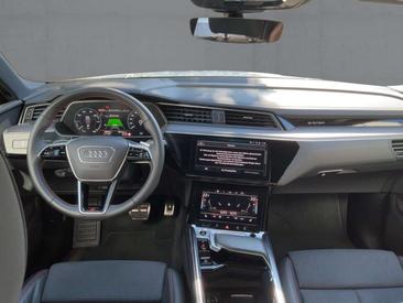 Audi Q8 E-tron S Line 55 — photo 8