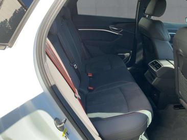 Audi Q8 E-tron S Line 55 — photo 12