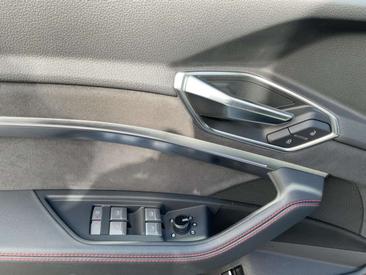 Audi Q8 E-tron S Line 55 — photo 16