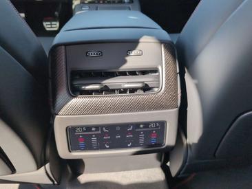 Audi Q7 TDI — photo 19