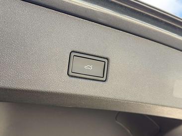 Volkswagen T-Roc 1.5 ETSI — photo 12