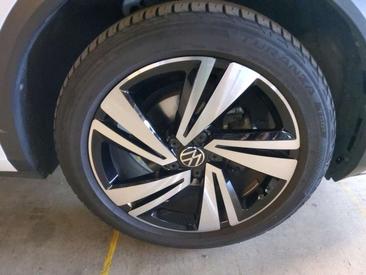 Volkswagen T-Roc 1.5 TSI — photo 6