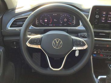 Volkswagen T-Roc Crossover 1.5 TSI DSG — photo 11
