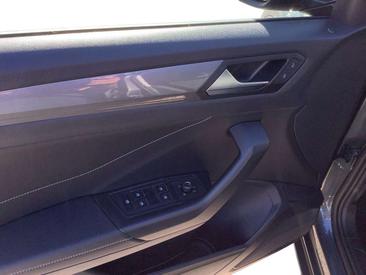 Volkswagen T-Roc Crossover 1.5 TSI DSG — photo 14