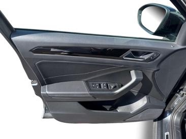 Volkswagen T-Roc 1.5 ETSI — photo 20