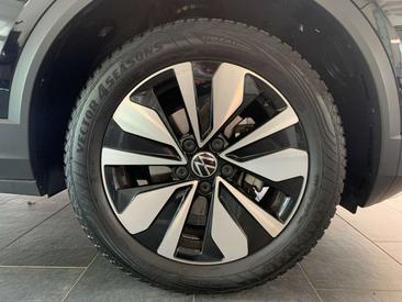 Volkswagen T-Roc 1.5 TSI — photo 6