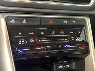 Volkswagen T-Roc 1.5 TSI — photo 12