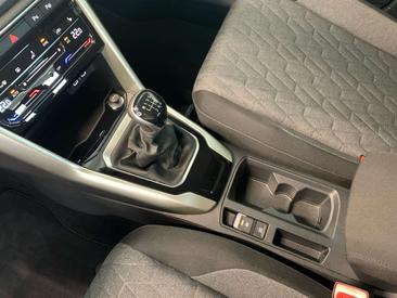 Volkswagen T-Roc 1.5 TSI — photo 13