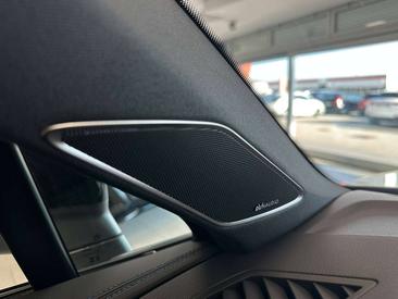 Volkswagen Touareg R EHybrid — photo 12