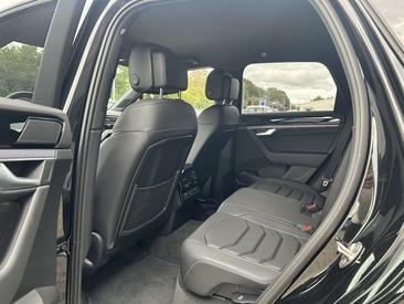 Volkswagen Touareg R EHybrid — photo 13