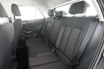 Volkswagen T-Roc Crossover 2.0 TDI DSG 4Motion — photo 10