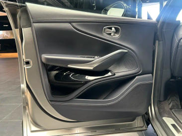 Aston Martin DBX 707 — photo 15