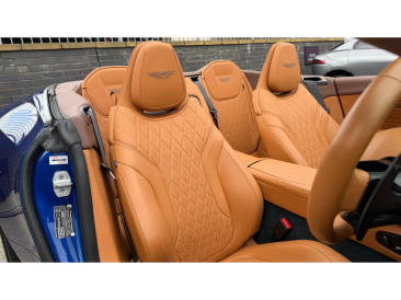 Aston Martin DB12 V8 — photo 12