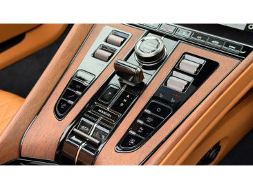Aston Martin DB12 V8 — photo 22