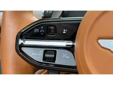 Aston Martin DB12 V8 — photo 23