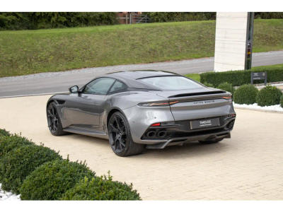 Aston Martin DBS Superleggera V12