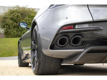 Aston Martin DBS Superleggera V12 — photo 20