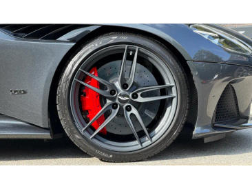 Aston Martin DBS Superleggera V12 — photo 4