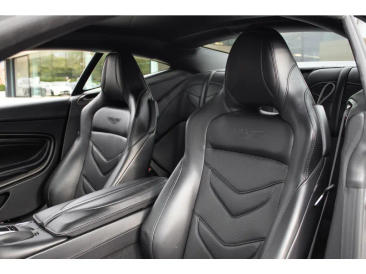 Aston Martin DBS Superleggera V12 — photo 28