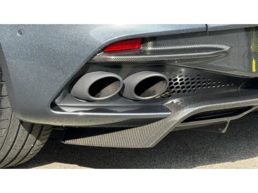 Aston Martin DBS Superleggera V12 — photo 23