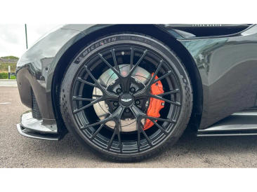 Aston Martin DB12 V8 — photo 4