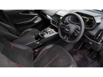 Aston Martin DBX S