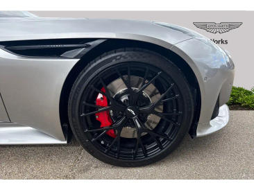 Aston Martin DB12 V8 — photo 4