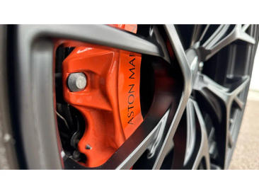 Aston Martin DB12 V8 — photo 19