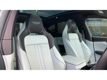 Aston Martin DBX 707 — photo 11