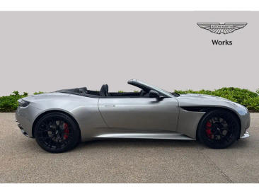 Aston Martin DB12 V8 — photo 16