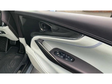 Aston Martin DBX 707 — photo 18