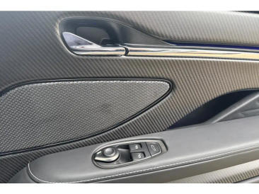 Aston Martin DB12 V8 — photo 19