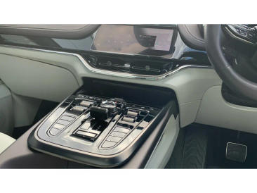 Aston Martin DBX 707 — photo 20