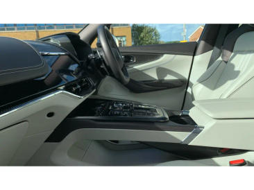 Aston Martin DBX 707 — photo 24