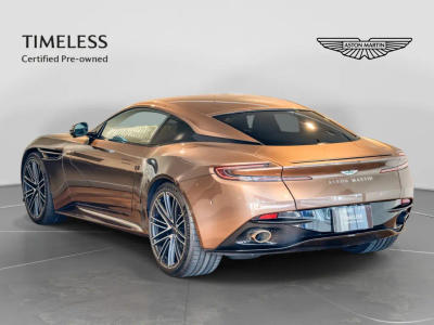 Aston Martin DB12 V8