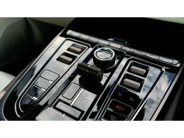 Aston Martin DBX 707 — photo 25