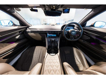 Aston Martin DB12 V8 — photo 3