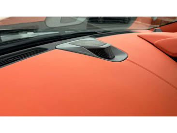 Aston Martin DB12 V8 — photo 32
