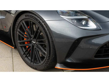 Aston Martin Vantage V8 — photo 7